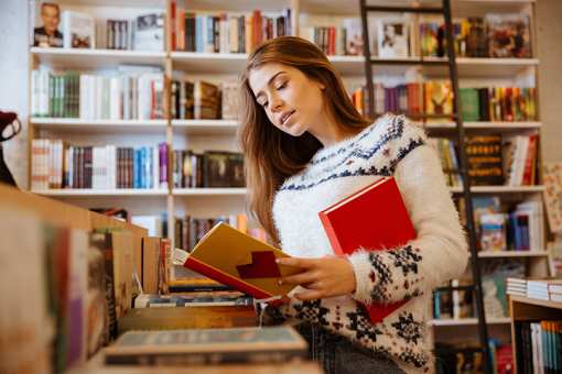 9 Best Bookstores in Alaska!